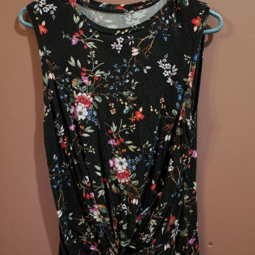 Black floral tank top with tie